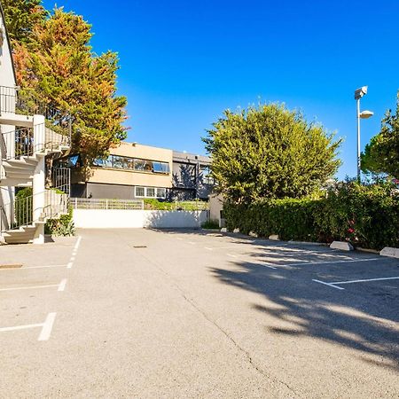 B&B hôtel Villeneuve Loubet Plage Exterior foto